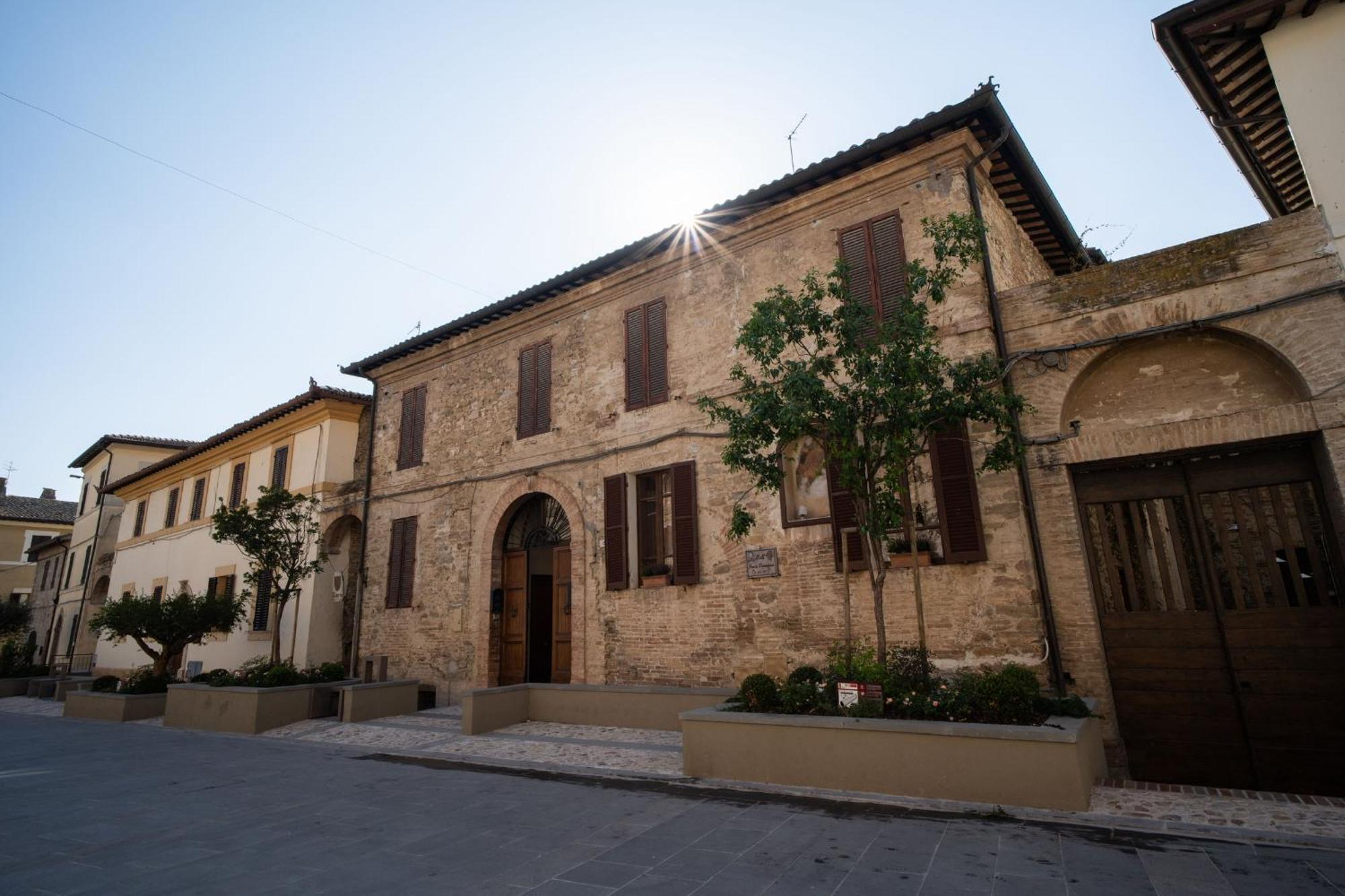 B&B Porta Perugina Bevagna Exterior foto